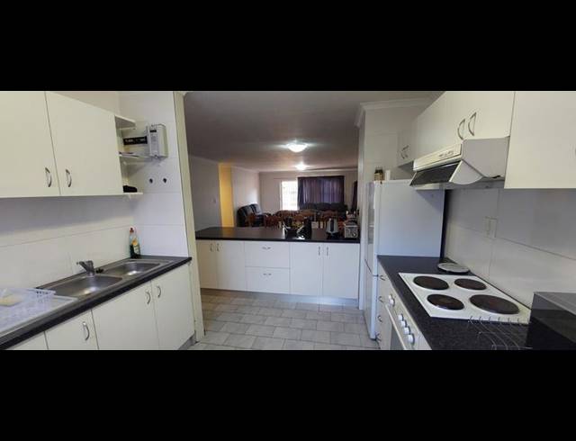 3 BEDROOM TOWNHOUSE FOR SALE IN TYGER VALLEY